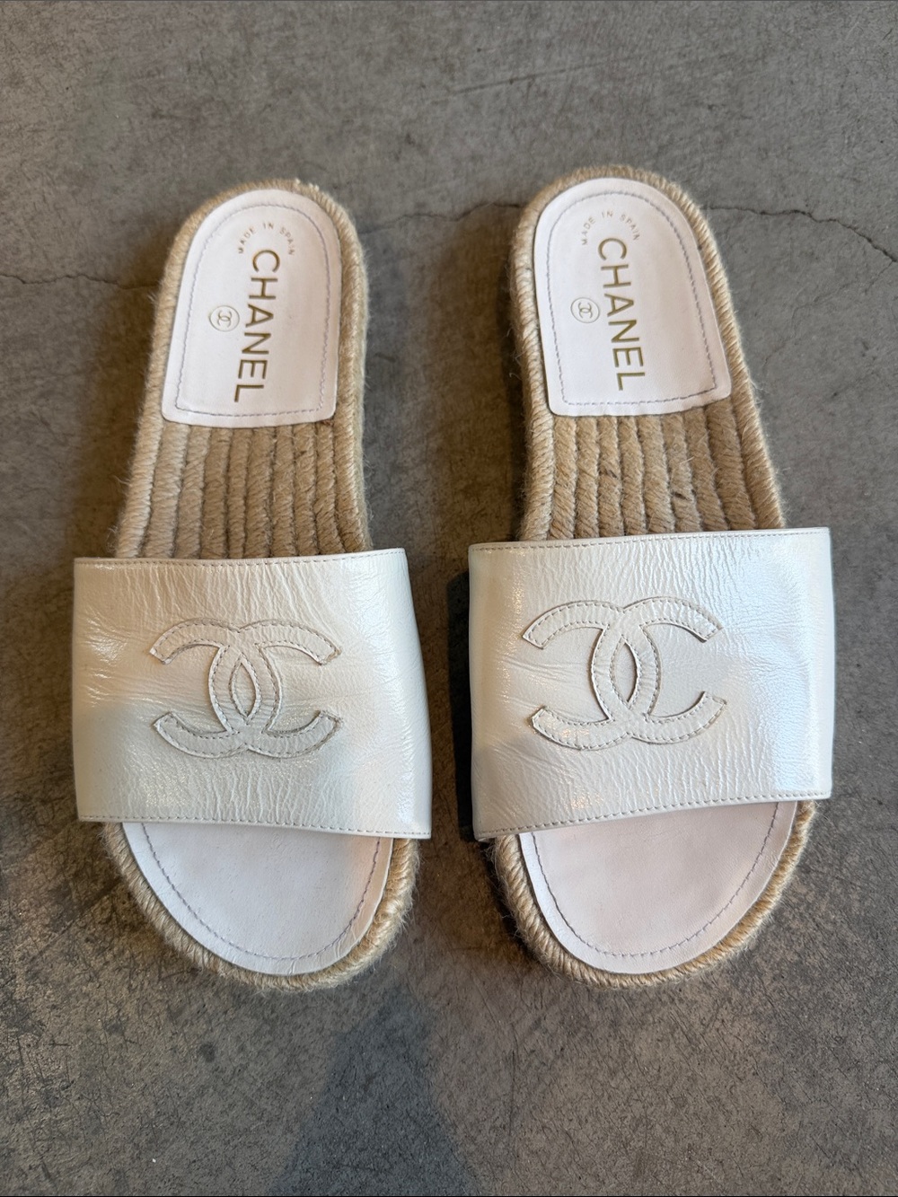 CHANEL Cream Leather Espadrille Slide Sandals with CC Logo